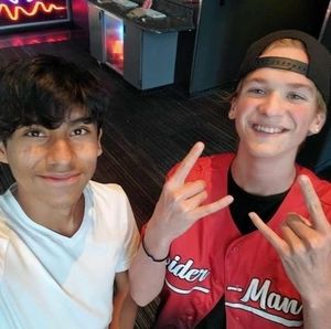 Meet your Posher, Gregory